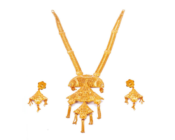 Three layer stylish Gold Plated sitahar with earrings